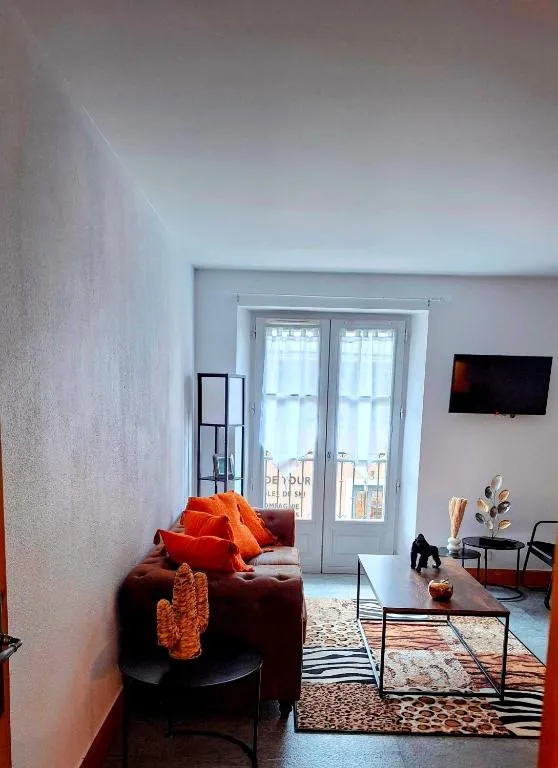 Salon lumineux avec balcon — Appartement 14, Résidence Conseil, Saint-Gervais-les-Bains